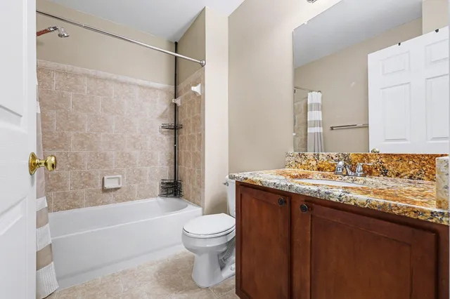 $274,900 | 56607 Long Island Drive, Utica, MI 48316