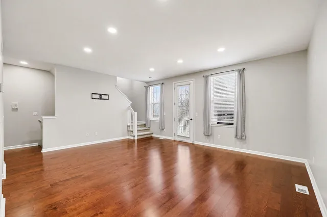 $274,900 | 56607 Long Island Drive, Utica, MI 48316