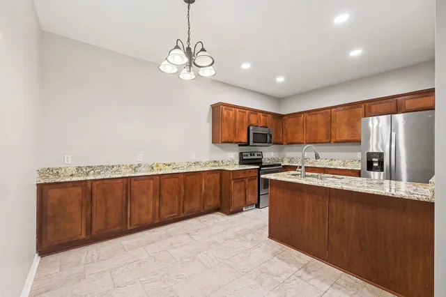 $274,900 | 56607 Long Island Drive, Utica, MI 48316