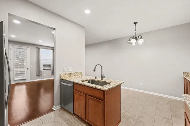 $274,900 | 56607 Long Island Drive, Utica, MI 48316