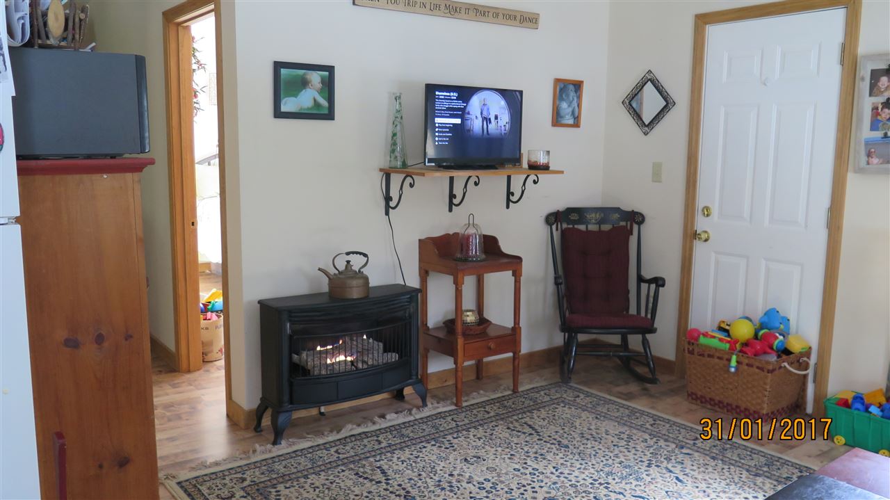 66 Winter Road Hillsborough, NH 03244 - Photo 5 of 25 Gallery Image 5