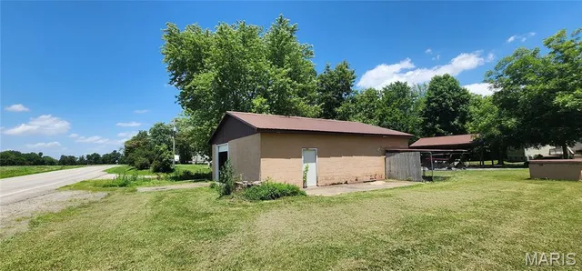 $129,495 | 8739 Shawneetown Trail, Chester, IL 62233