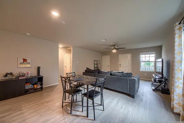 $1,500 | 14014 Homestead Way, San Antonio, TX 78252