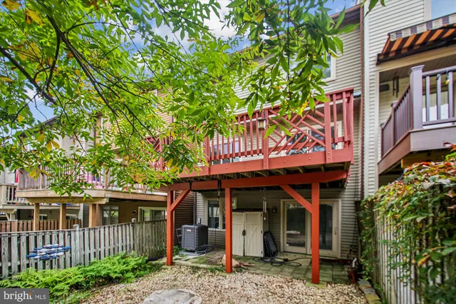 $440,000 | 9469 Clocktower Lane, Columbia, MD 21046