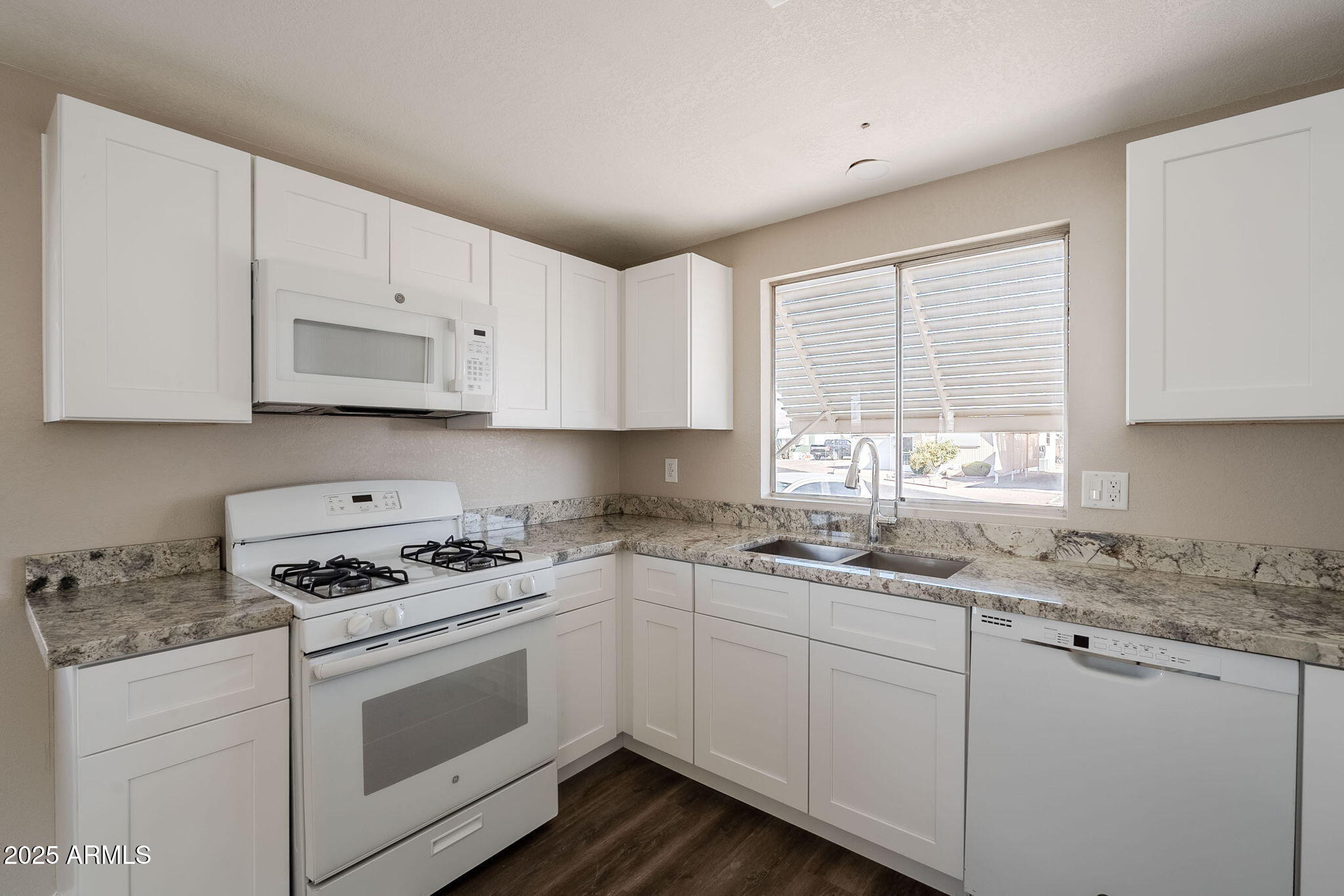 11435 East Apache Trail, Unit 23 Apache Junction, AZ 85120 - Photo 6 of 22 15-web-or-mls-Apache Trail-15