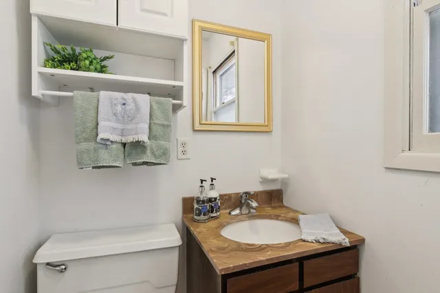 $249,900 | 2502 East Chestnut Drive, Wonder Lake, IL 60097