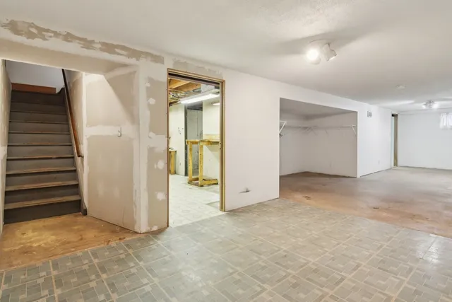 $249,900 | 2502 East Chestnut Drive, Wonder Lake, IL 60097