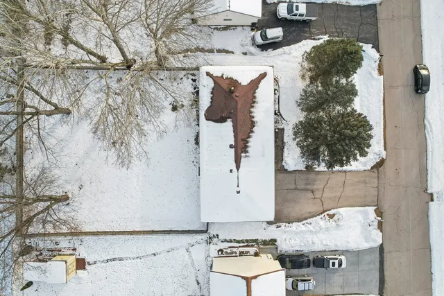 $249,900 | 2502 East Chestnut Drive, Wonder Lake, IL 60097