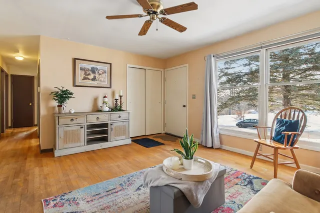 $249,900 | 2502 East Chestnut Drive, Wonder Lake, IL 60097