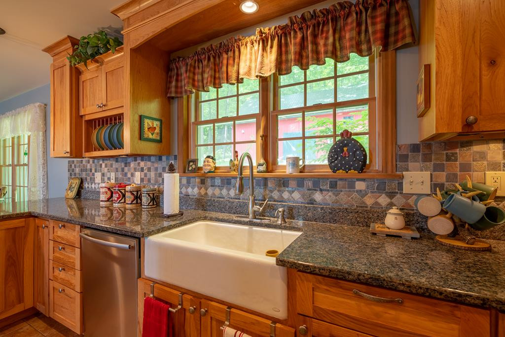 5 Corlear Bay Road Keeseville, NY 12944 - Photo 11 of 50 Gallery Image 11