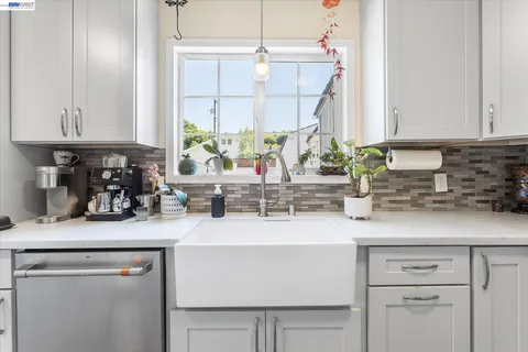 $799,999 | 381 Lexington Avenue, San Leandro, CA 94577