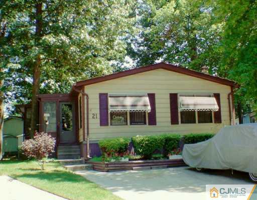 21 Whitman Road, Unit 21 North Brunswick, NJ 08902 - Photo 1 of 2 Gallery Image 1
