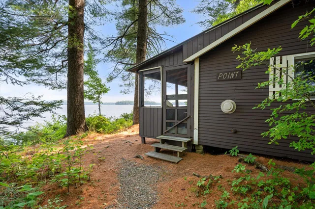 $1,097,000 | 1174 Cove Road, Howland, ME 04448