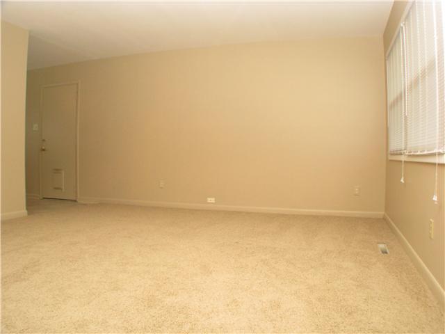 1432 Country Club Road Columbus, OH 43227 - Photo 6 of 18 Gallery Image 6