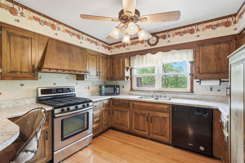 1389 Gilchrist Road Leechburg, PA 15690 - Photo 14 of 38