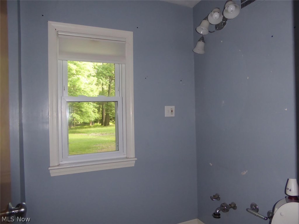 24250 Chardon Road Cleveland, OH 44143 - Photo 10 of 24 Gallery Image 10