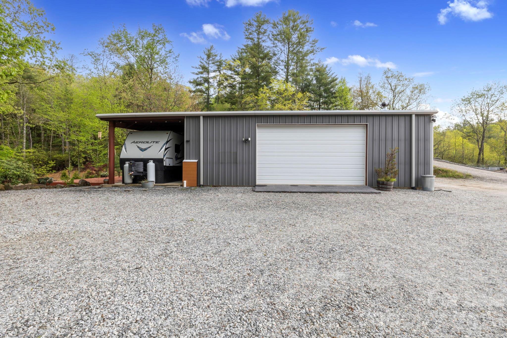 181 Pathkiller Road Lake Toxaway, NC 28747 - Photo 7 of 29 Gallery Image 7