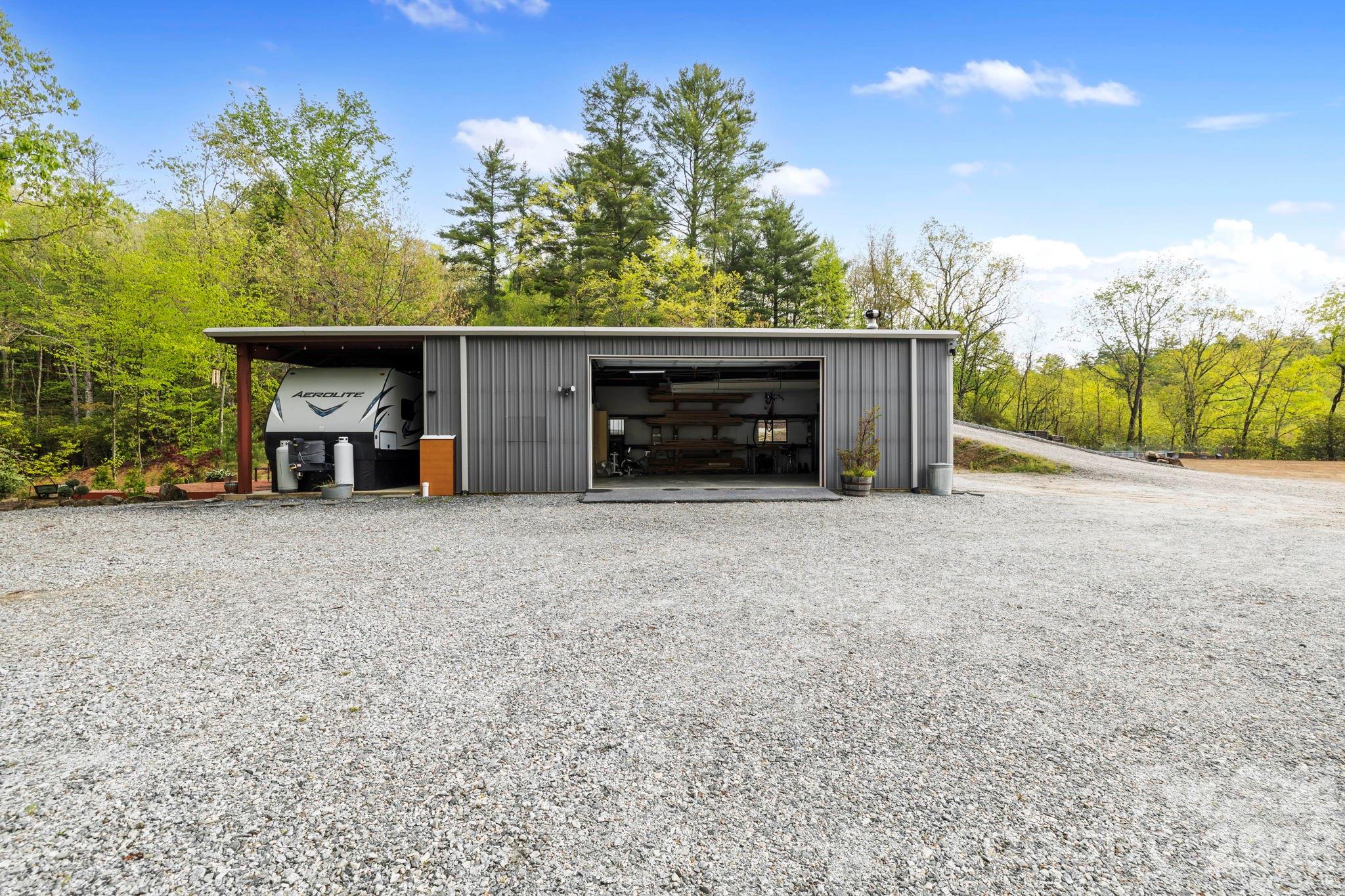 181 Pathkiller Road Lake Toxaway, NC 28747 - Photo 10 of 29 Gallery Image 10