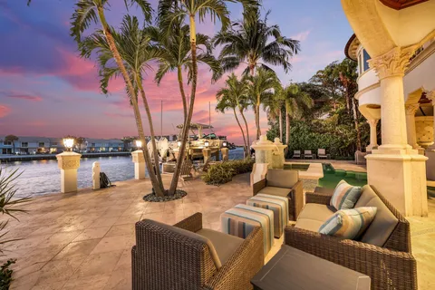 $9,750,000 | 4216 Intracoastal Drive, Highland Beach, FL 33487