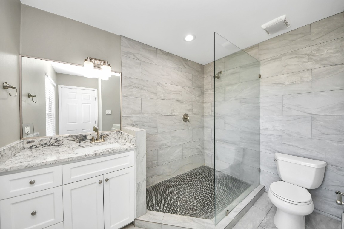 8119 Concho Street Houston, TX 77036 - Photo 22 of 35 Gorgeous remodeled bathroom for the second floor
