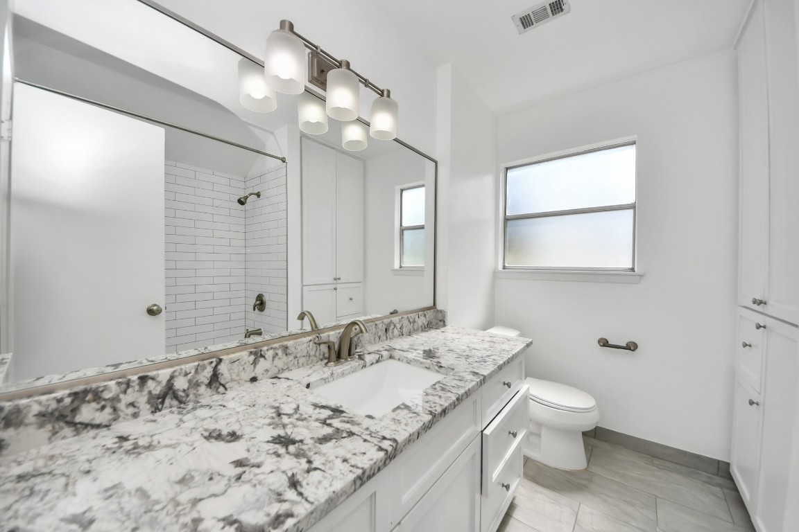 8119 Concho Street Houston, TX 77036 - Photo 25 of 35 Second floor additional bathroom