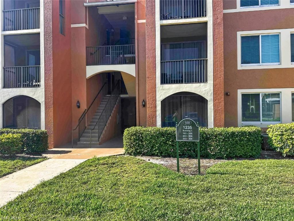 1235 Reserve Way, Unit 5 Naples, FL 34105 - Photo 3 of 38