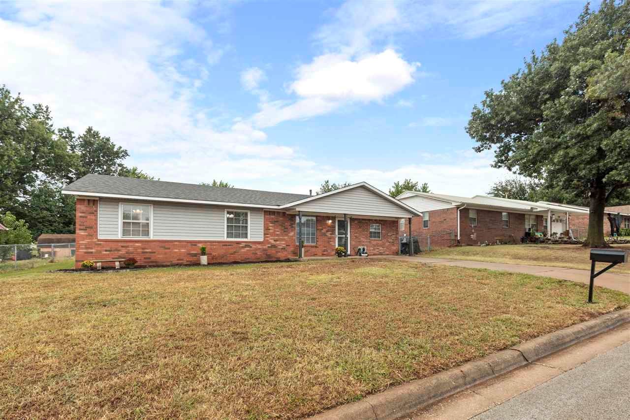204 East Maple Avenue Perry, OK 73077 - Photo 4 of 35 Gallery Image 4