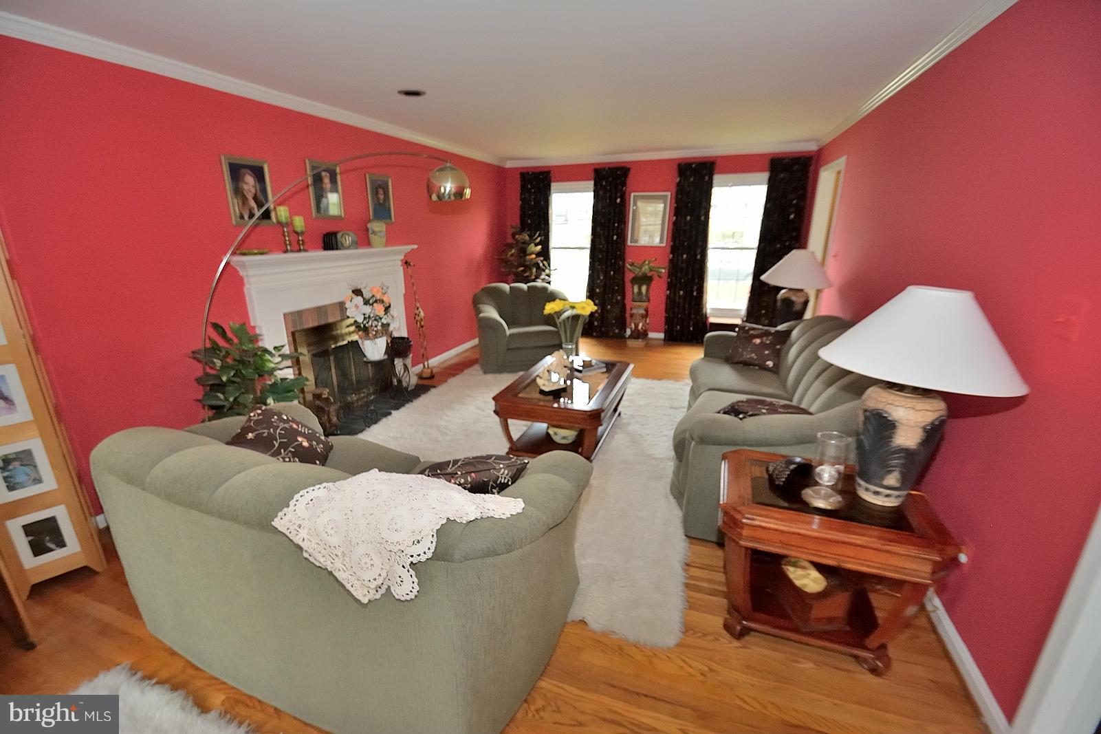 2367 Paddock Lane Reston, VA 20191 - Photo 4 of 27 Living Room