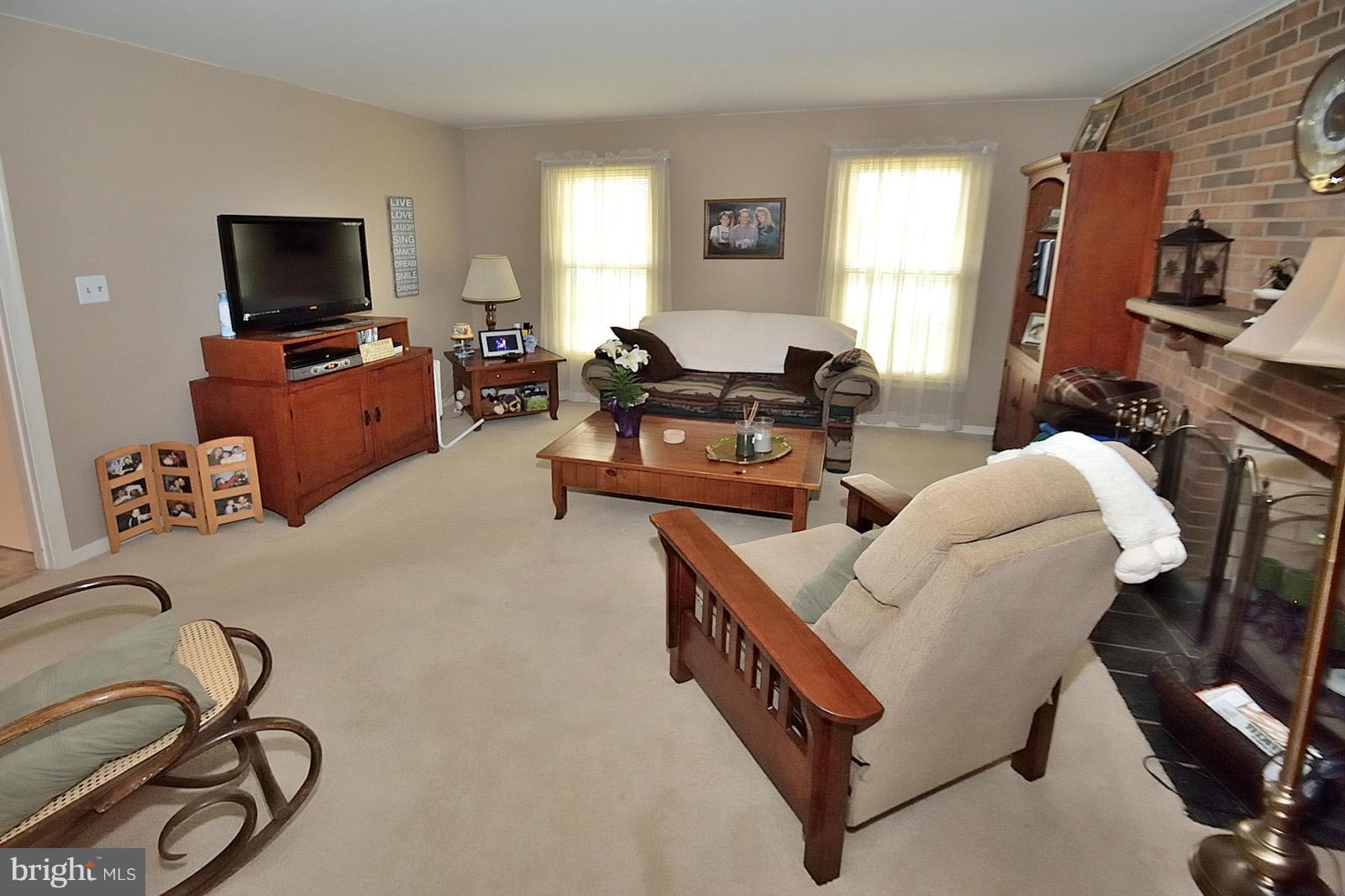 2367 Paddock Lane Reston, VA 20191 - Photo 8 of 27 Family Room