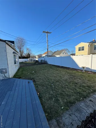 $4,800 | 11 Blue Spruce Road, Levittown, NY 11756