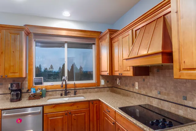 $1,200,000 | 29020 North Hardesty Road, Chattaroy, WA 99003