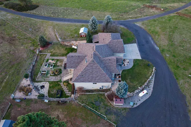 $1,200,000 | 29020 North Hardesty Road, Chattaroy, WA 99003