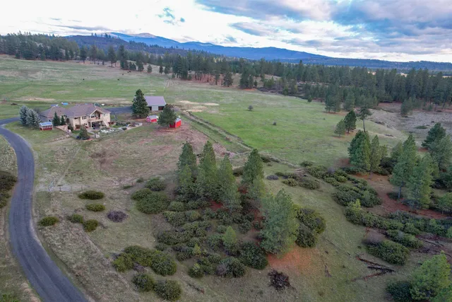 $1,200,000 | 29020 North Hardesty Road, Chattaroy, WA 99003