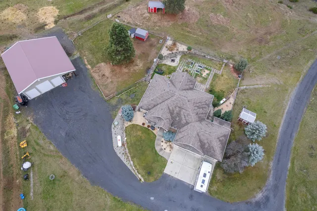 $1,200,000 | 29020 North Hardesty Road, Chattaroy, WA 99003