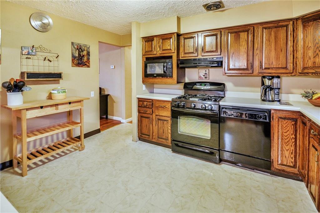 708 Victory Road Allison Park, PA 15101 - Photo 9 of 20 Gallery Image 9