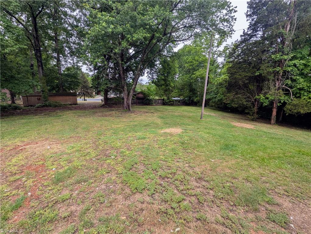 1892 Lake Road Thomasville, NC 27360 - Photo 31 of 32 Gallery Image 31