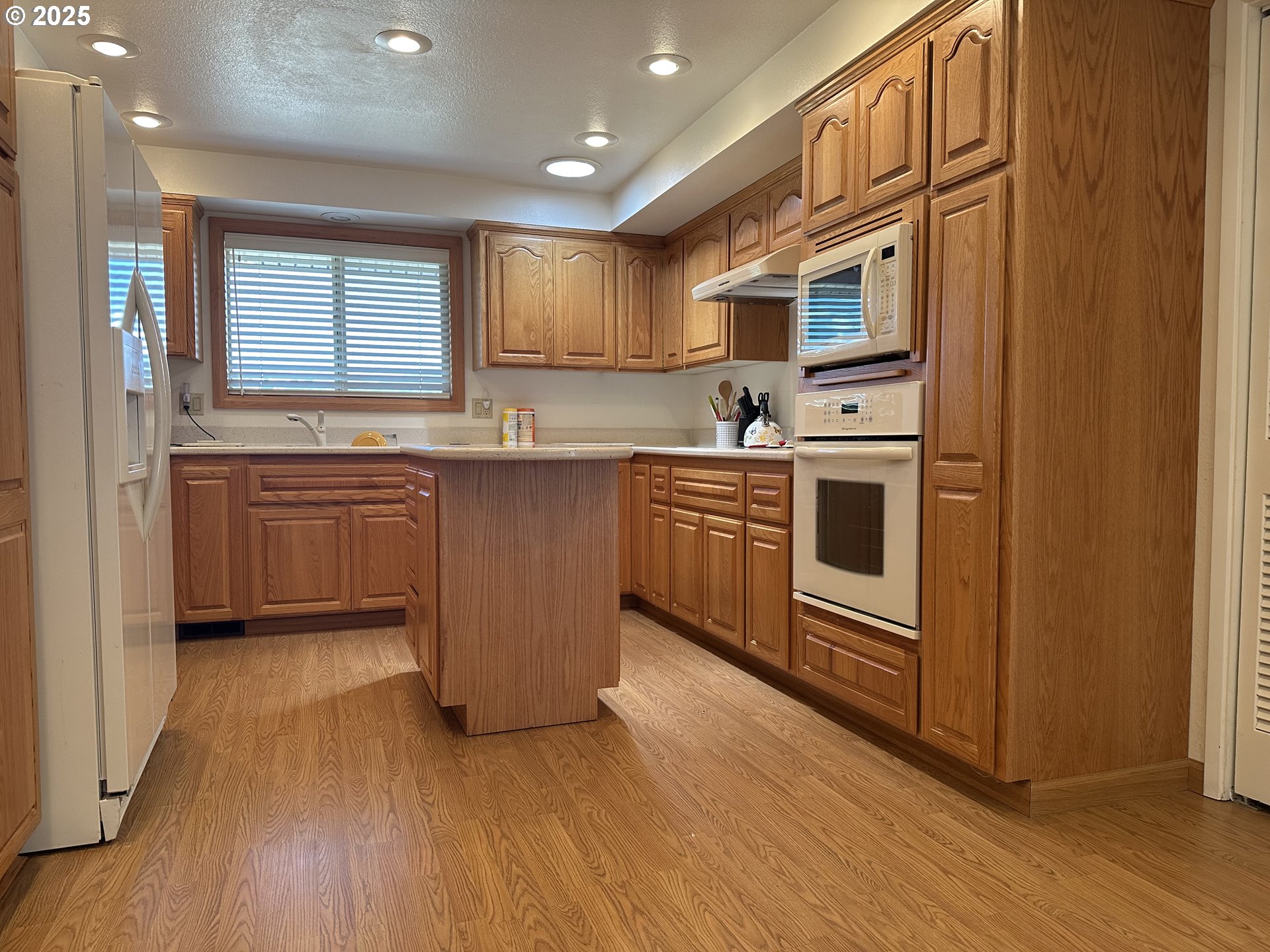 402 Trinity Street Klamath Falls, OR 97601 - Photo 6 of 9