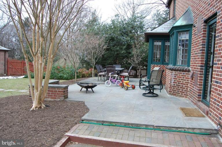 101 Overhill Road Baltimore, MD 21210 - Photo 20 of 24 a view of outdoor space with seating