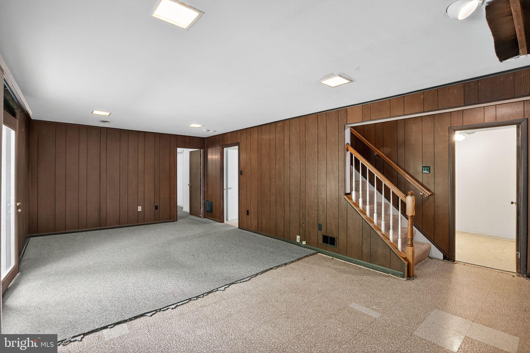 7374 Roxbury Avenue Manassas, VA 20109 - Photo 29 of 42 a view of an entryway with stairs