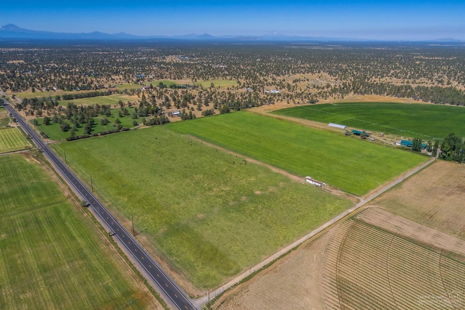 25840 Alfalfa Market Road Bend, OR 97701 - Photo 1 of 25 Primary Photo