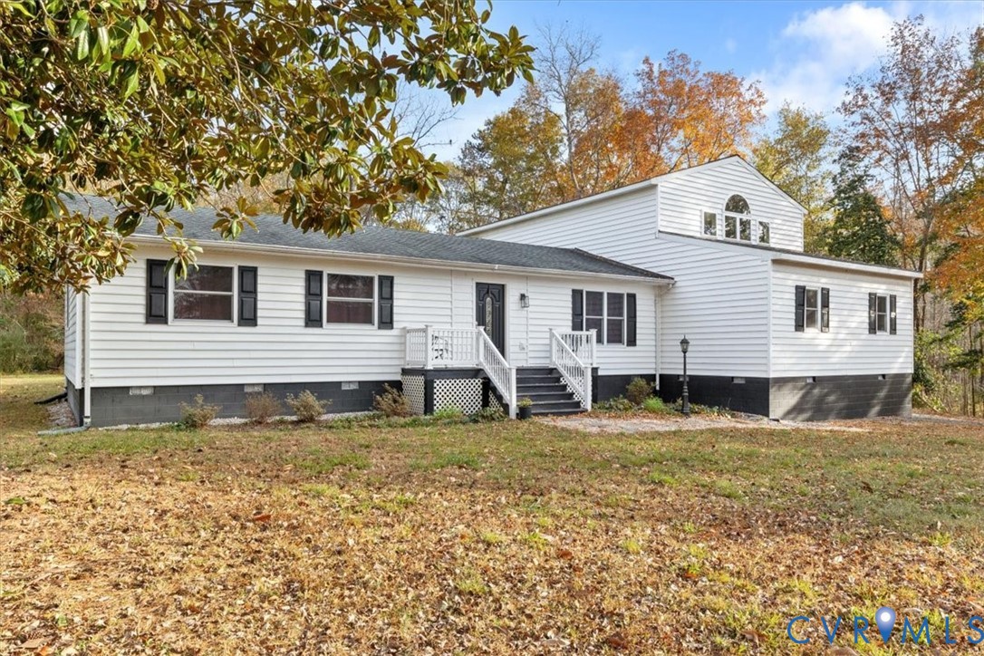 517 West Riverside Drive Lanexa, VA 23089 - Photo 31 of 31 a front view of a house with a yard
