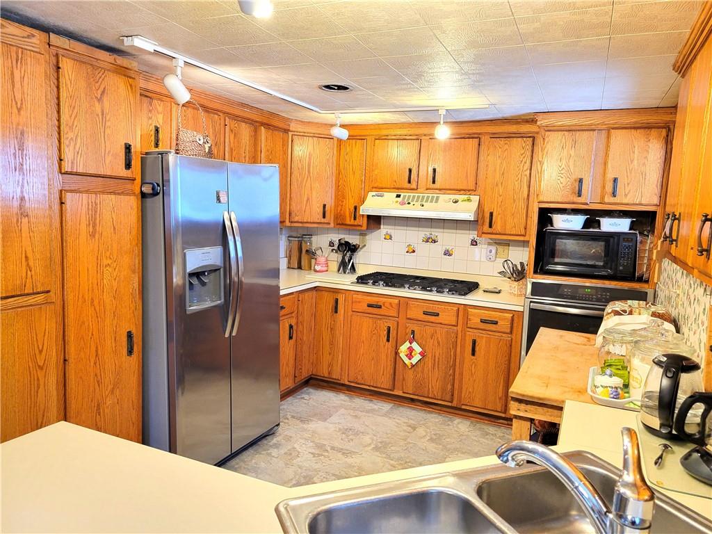 189 Medsger Road Connellsville, PA 15425 - Photo 3 of 25 Gallery Image 3