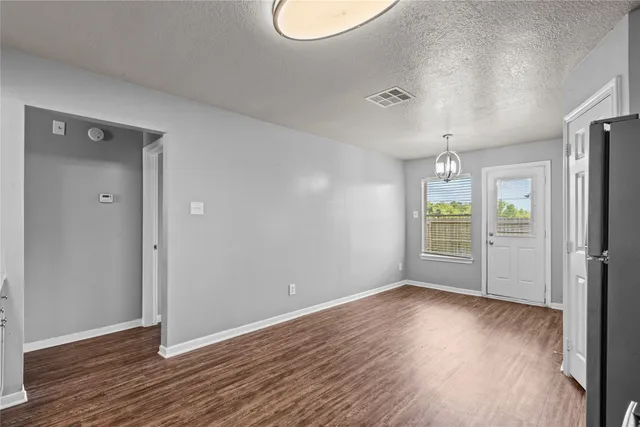 $1,300 | 113 Green Isle Avenue, Unit 113, Dickinson, TX 77539