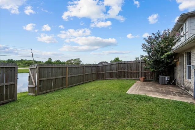 $1,300 | 113 Green Isle Avenue, Unit 113, Dickinson, TX 77539