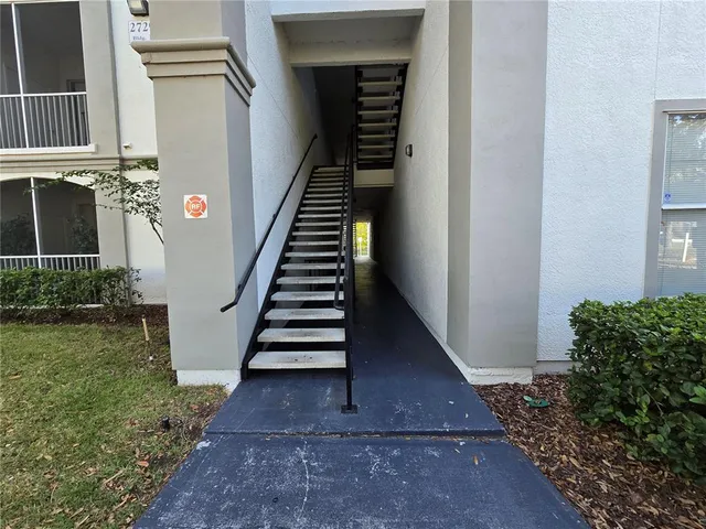 a view of entryway and hall