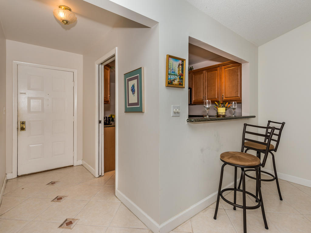 6925 Escobar Court Boca Raton, FL 33433 - Photo 4 of 23 001_6259-2-25