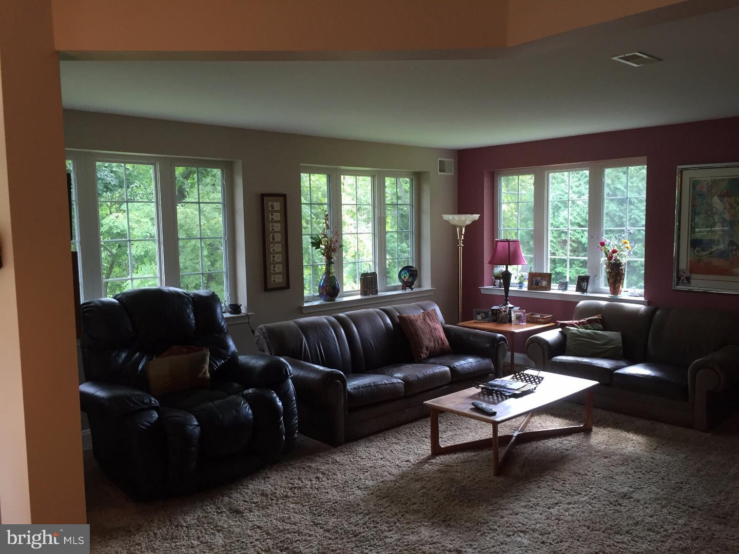 369 Pepper Road Huntingdon Valley, PA 19006 - Photo 8 of 23 Family Room