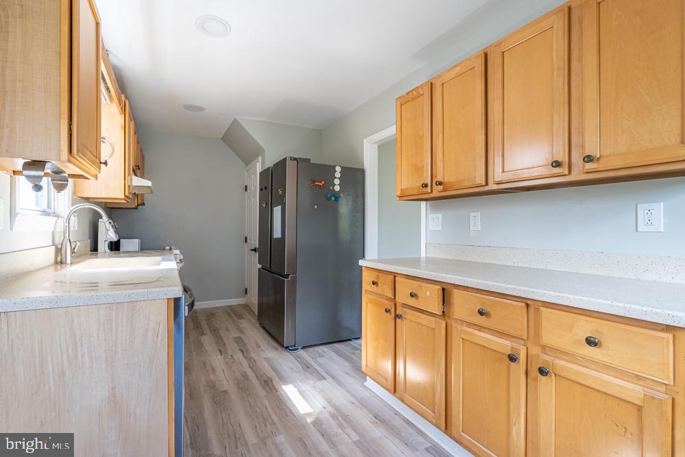 644 Meetinghouse Road Elkins Park, PA 19027 - Photo 23 of 39 Bright and inviting kitchen space.