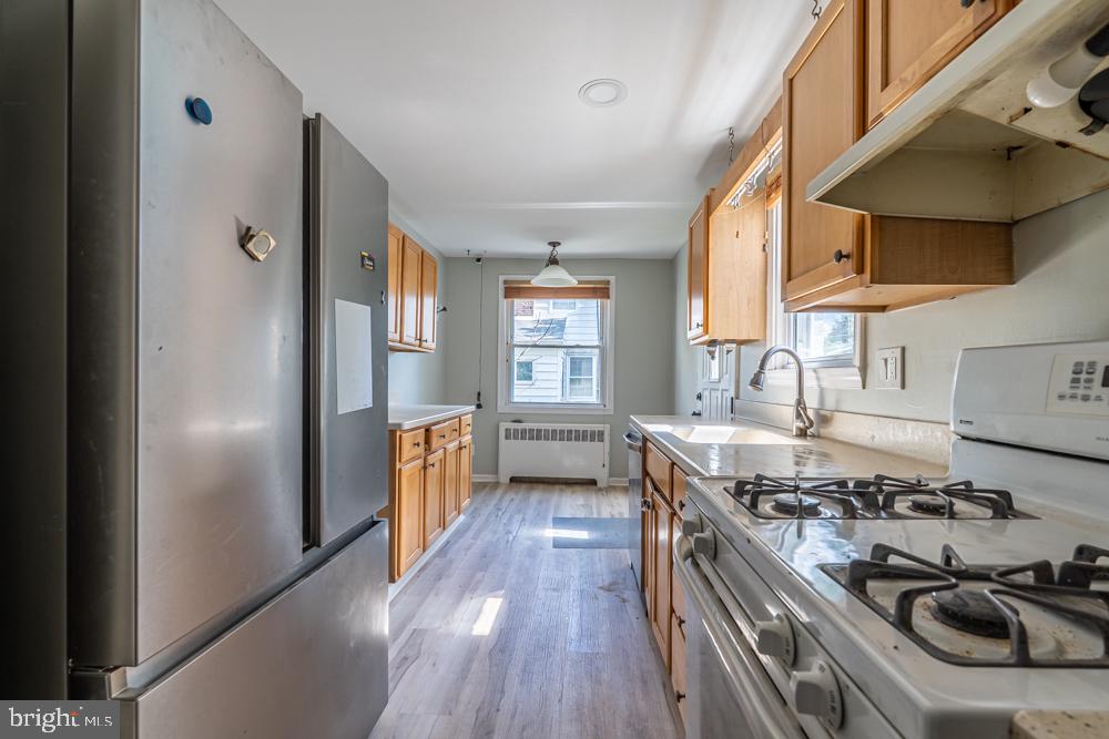 644 Meetinghouse Road Elkins Park, PA 19027 - Photo 24 of 39 Bright and inviting kitchen space.