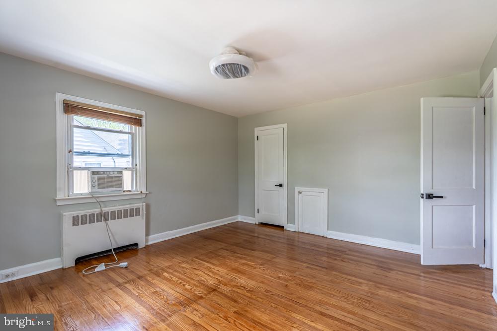 644 Meetinghouse Road Elkins Park, PA 19027 - Photo 32 of 39 Bright and airy room with hardwood floors.